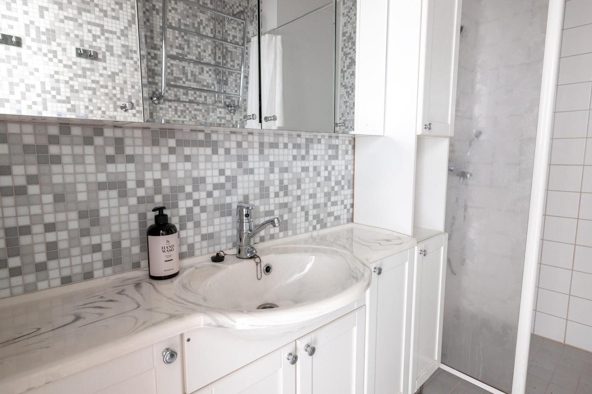 2ndhomes Bright 2br Next To Esplanade Park *